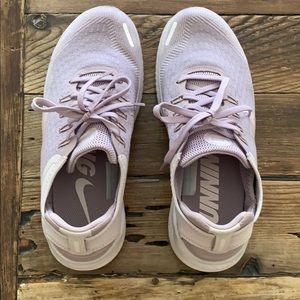 Barely worn size 9 mauve Nike sneakers